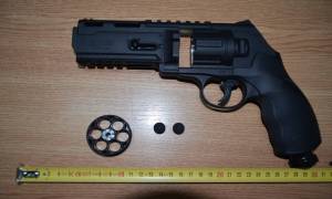 Arma_ascunsa_si_nedeclarata_descoperita_in_PTF_Galati-Rutier2_original