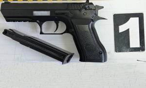 Descoperit_la_control_cu_o_arma_neletala_asupra_lui_sanctionat_penal2_original