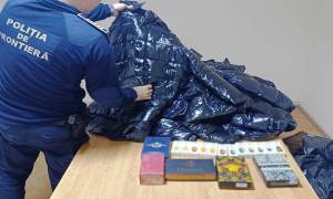 Produse_contrafacute_descoperite_in_trafic_de_catre_politistii_de_frontiera4_original