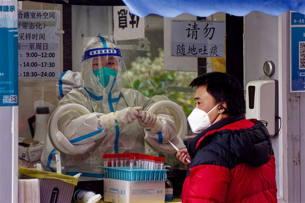 China se află în fruntea cererilor de brevetare pentru vaccinuri şi tratamente anti-COVID-19