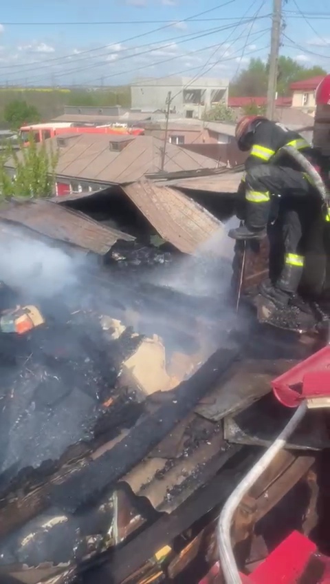 VIDEO: Gospodării în flăcări la Movileni