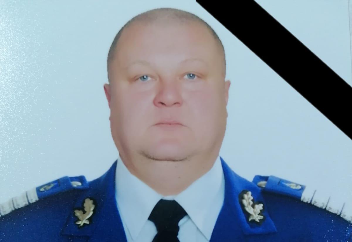 Jandarm mort la doar 47 de ani. I s-a făcut rău când se pregătea să intre în serviciu