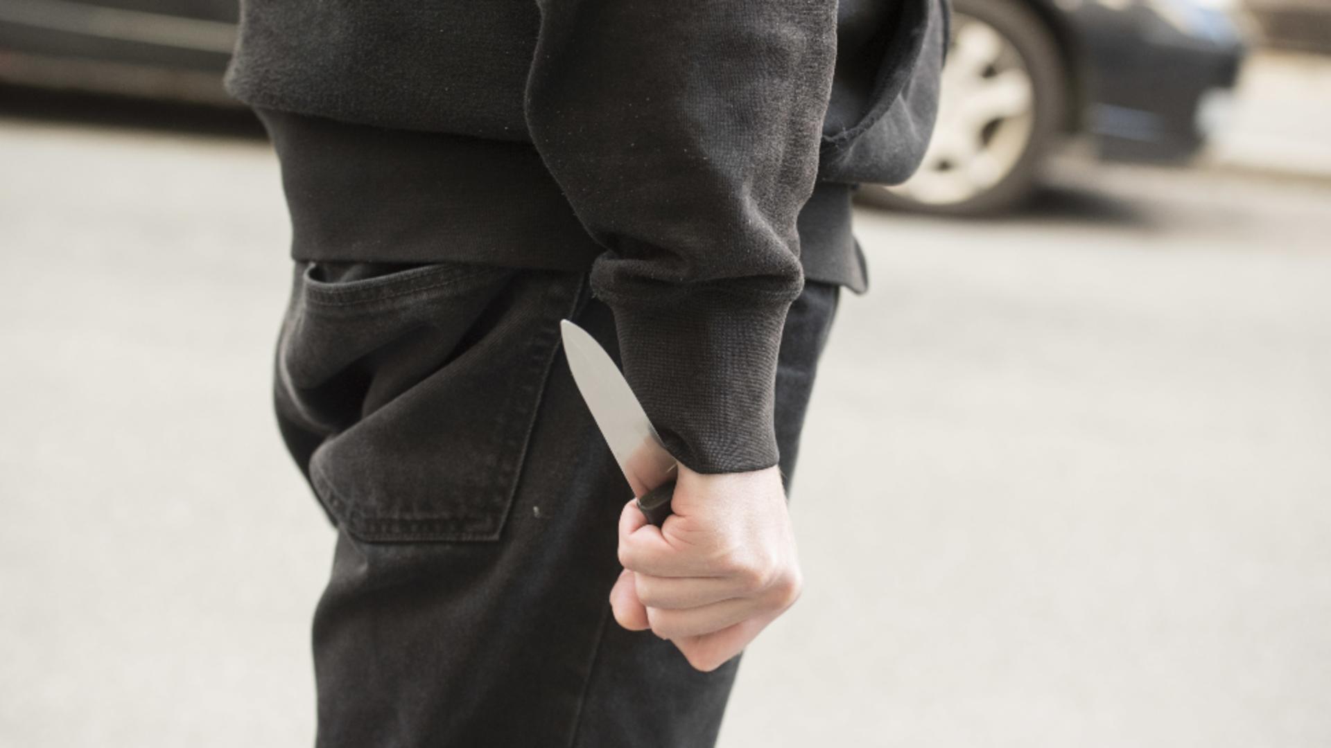 Gălăţean înjunghiat în trafic. Agresorul este căutat