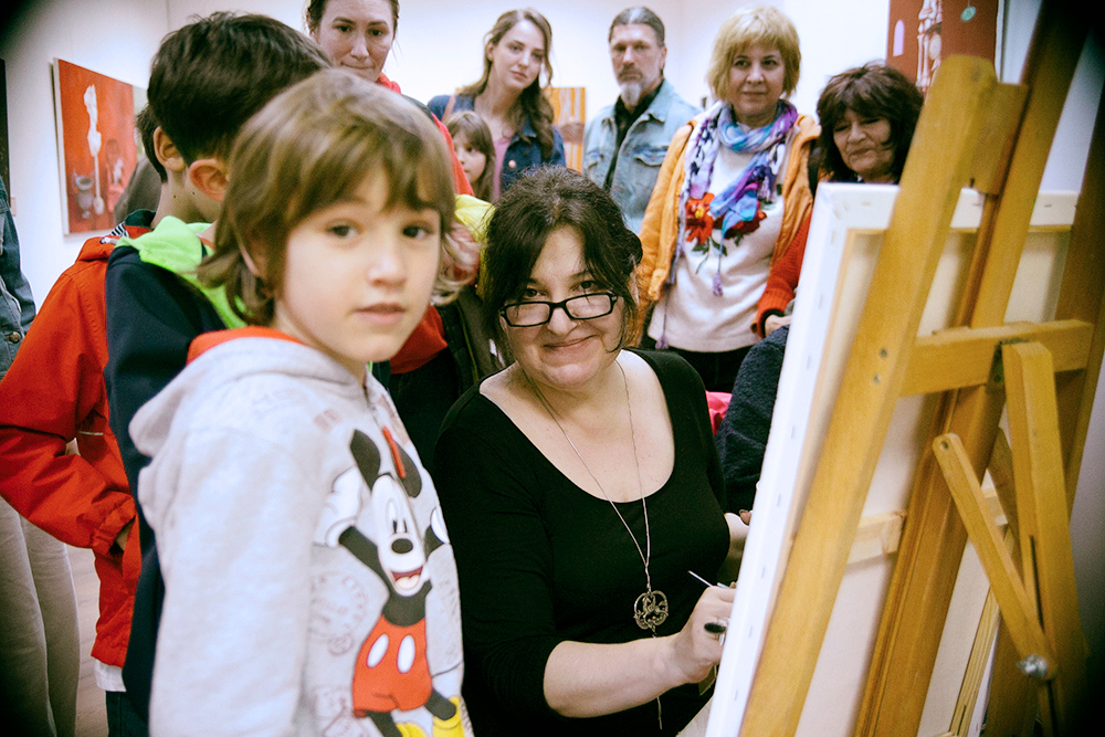 FOTO: Muzică şi atelier de pictură Iulia Şchiopu la Muzeul de Artă Vizuală Galaţi, în Noaptea Muzeelor 2023