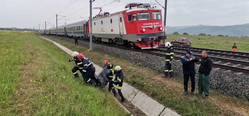 Lovită şi târâtă de tren zeci de metri! Sfârşit groaznic pentru o fată de 17 ani