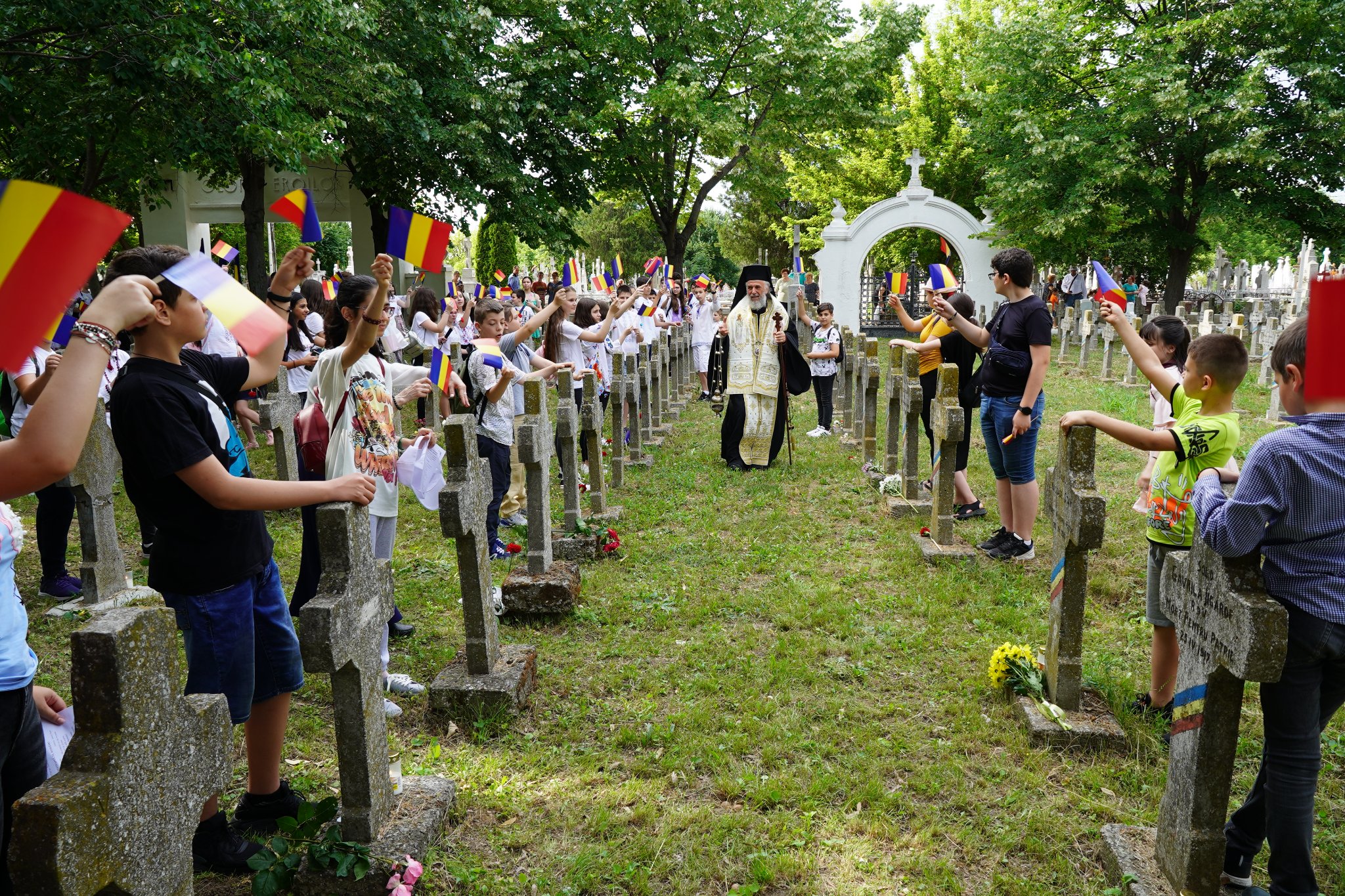 Ample manifestări astăzi, în Galați și Brăila, de Ziua Eroilor