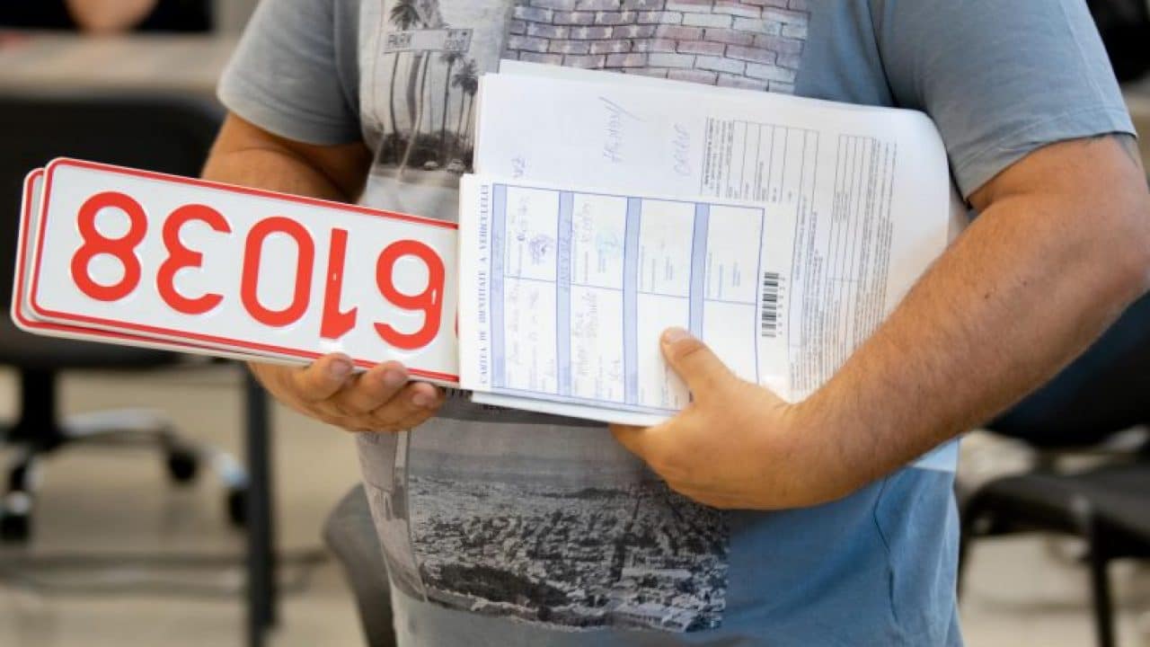 Înmatricularea şi radierea vehiculelor vor putea fi realizate online