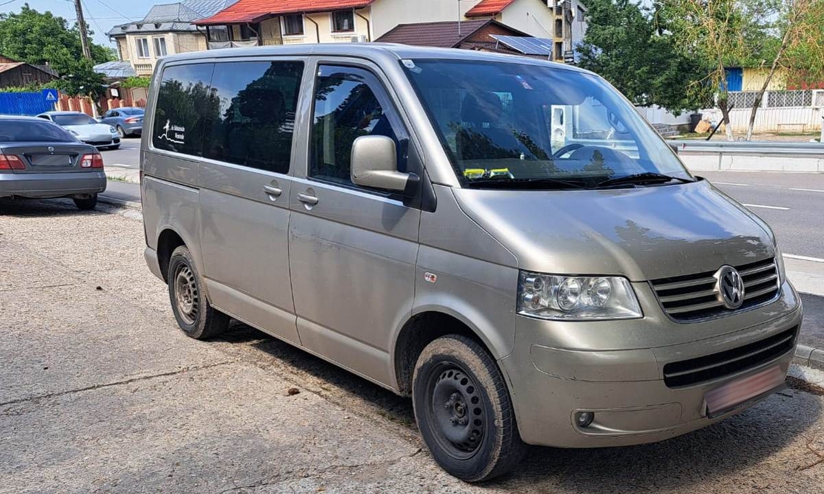 Prinsă-n duba pe care o şofa în mare ilegalitate