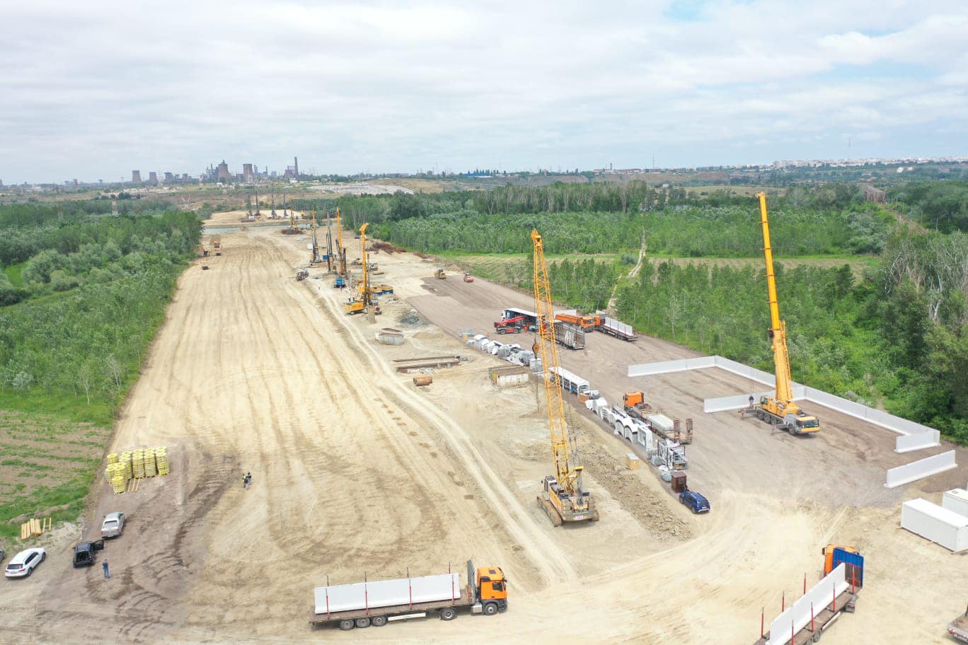 Record şi "lucrare de artă" la construcţia Drumului Expres Galaţi - Brăila