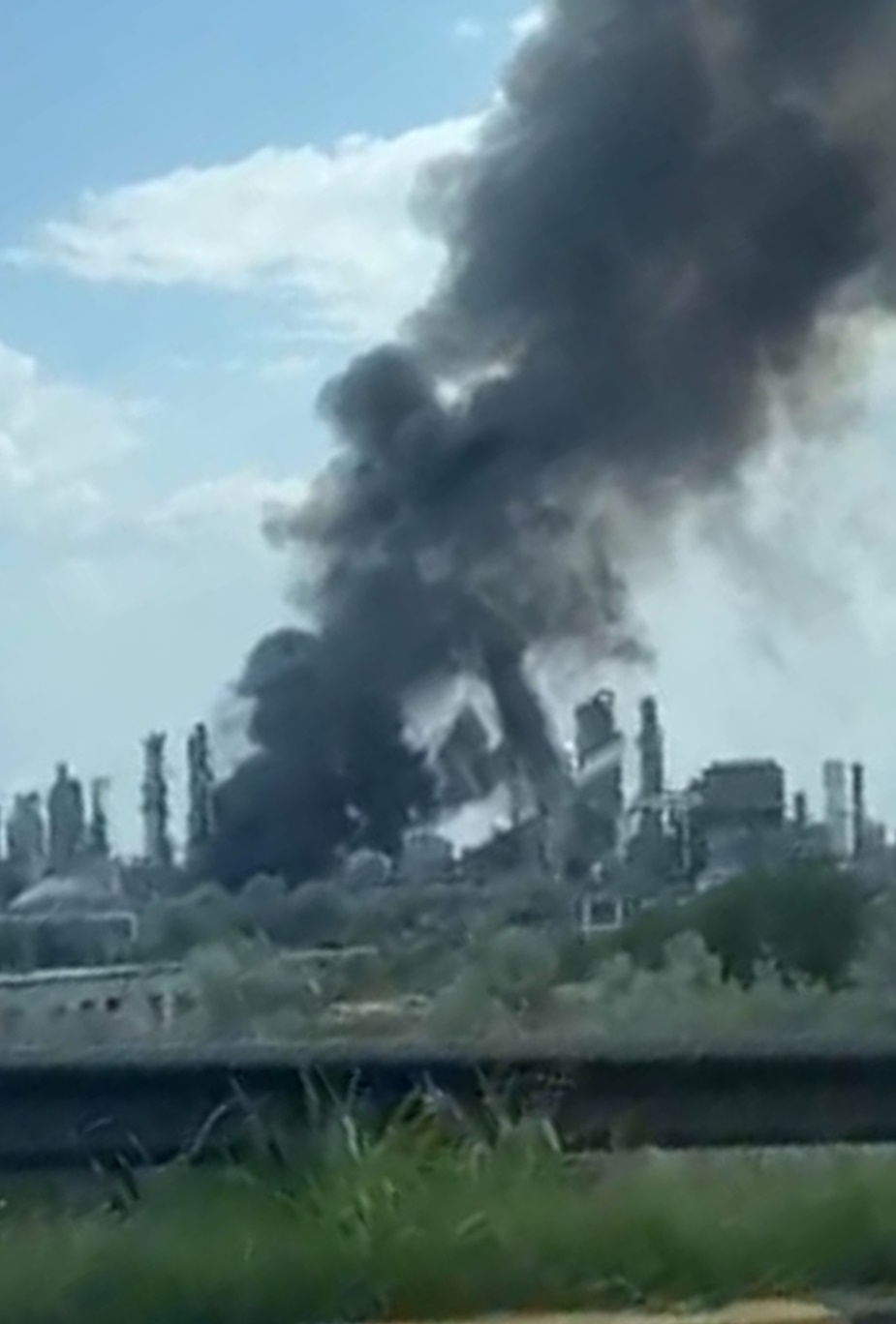 Explozie urmată de incendiu la rafinăria Petromidia