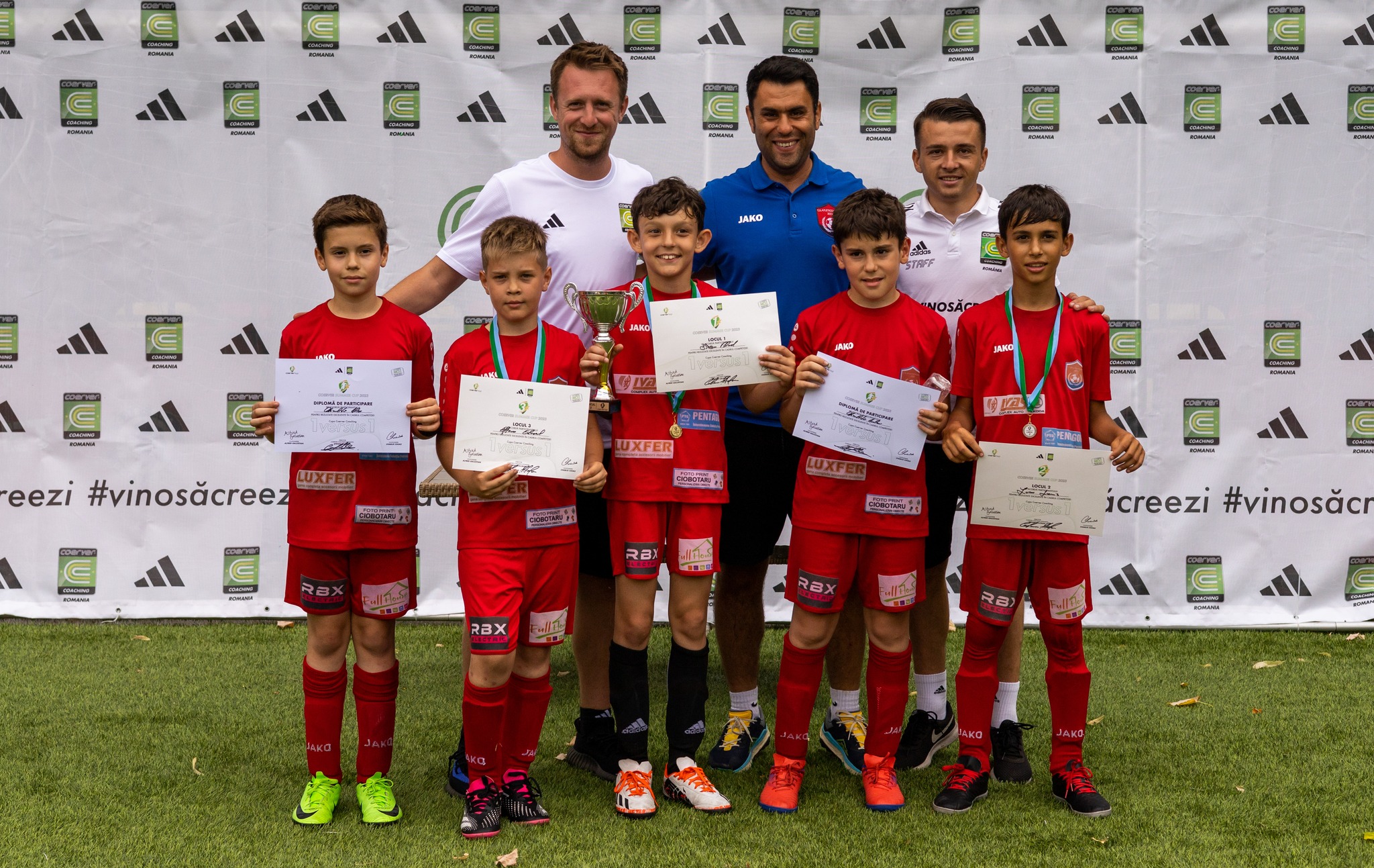 Atletico Galaţi a avut trei reprezentanţi pe podium la turneul Coerver Cup 1 vs 1. „Brazilianul” Vlad Mihai Sîrbu, campion la categoria 2013