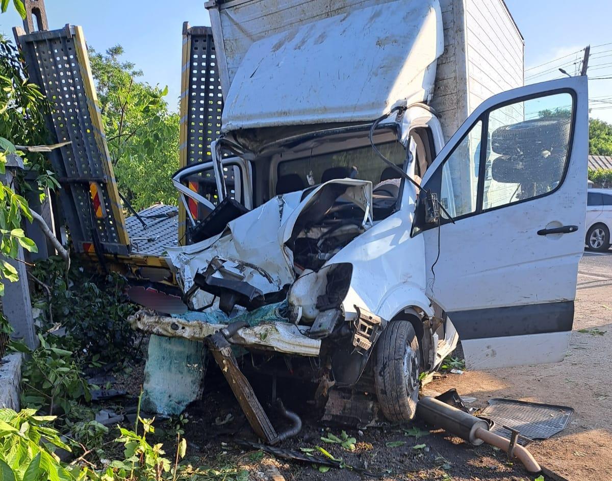 Accident mortal la Drăgăneşti. Un tânăr de 19 ani şi-a pierdut viaţa