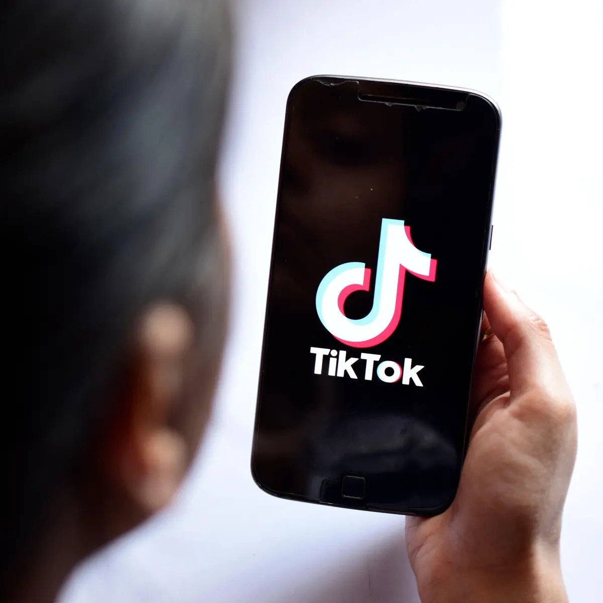 TikTok anunţă actualizări pentru funcţia de Family Pairing şi înfiinţarea Consiliului Tinerilor