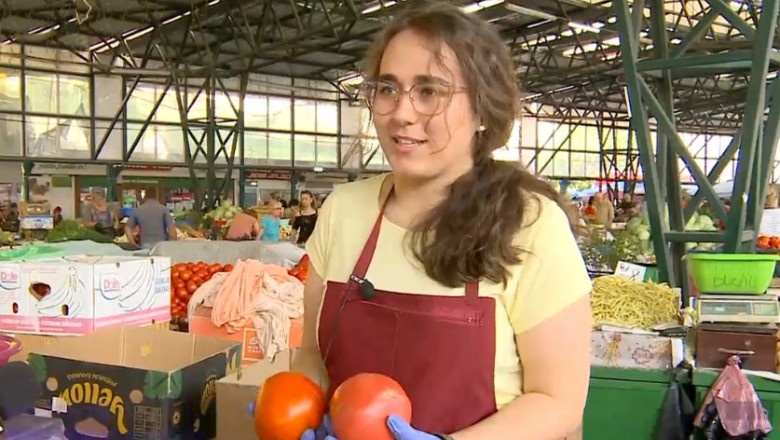 Olimpică şi admisă la toate facultăţile de medicină din România, vinde roşii la piaţă!