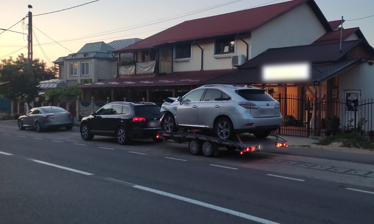 Maşină buşită tractată fără drept la Frumuşiţa
