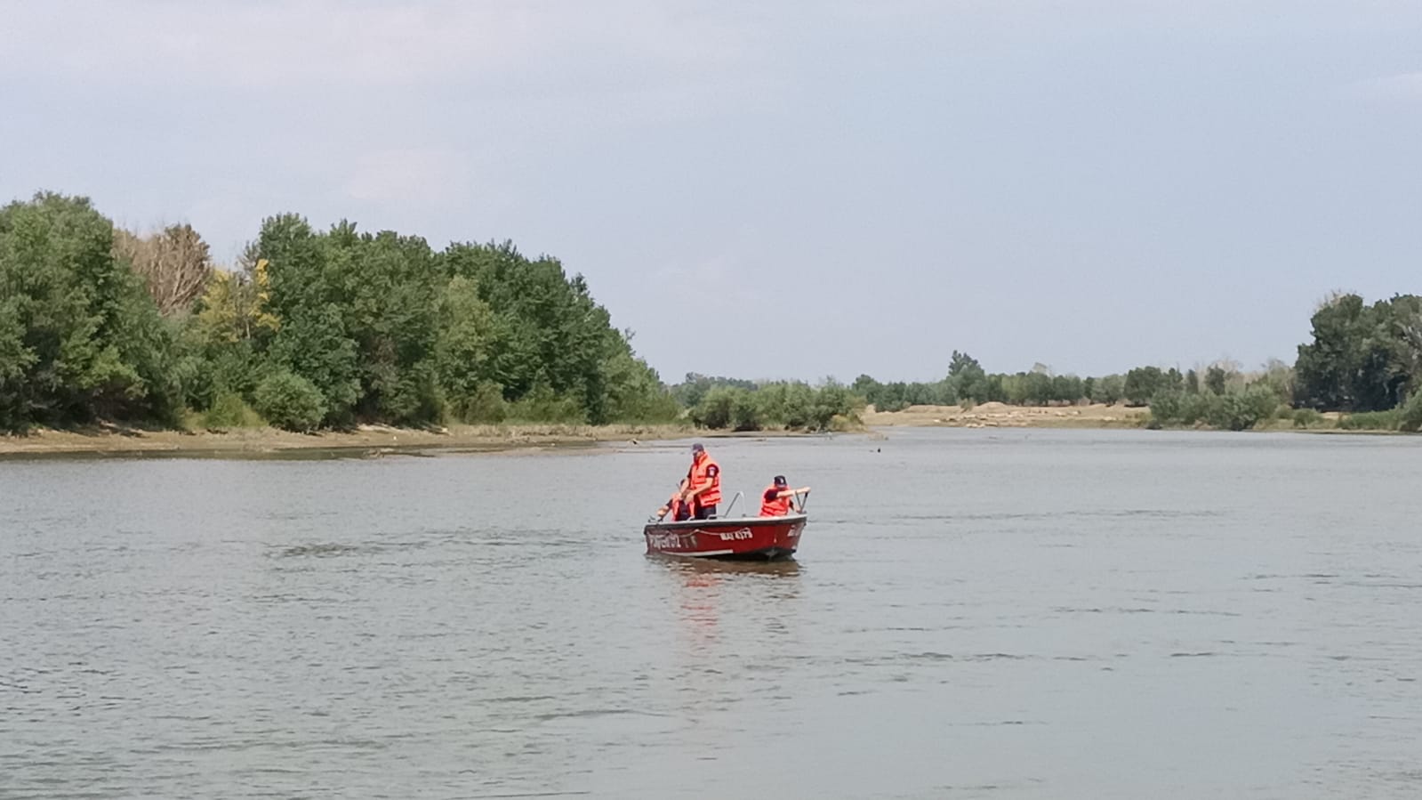 UPDATE: Tânăr din Galaţi căutat de 3 zile în apele Siretului (FOTO/VIDEO)