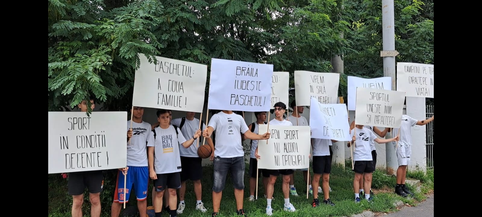 Deschideţi sălile de sport! Vrem sport, nu alcool, nu droguri