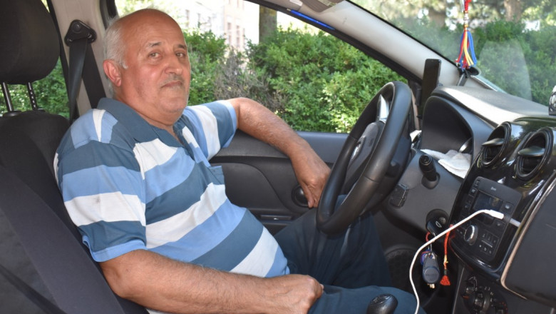 EROUL ZILEI! Un taximetrist a înapoiat unui client 40.000 euro. S-a întâmplat la Botoşani