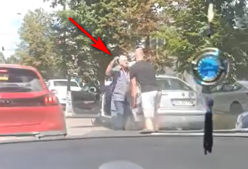 VIDEO: Pumni în trafic la Galaţi (UPDATE)