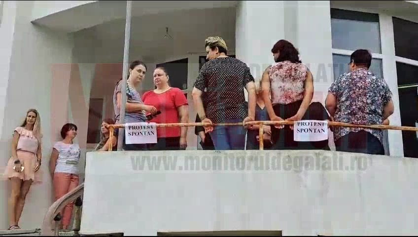 UPDATE: Protest spontan la Finanţe Galați (FOTO/VIDEO)