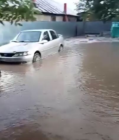 Ploile torenţiale fac ravagii în judeţul Galaţi