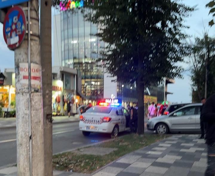Bătaie, în Ţiglina 1, în zona florăriilor