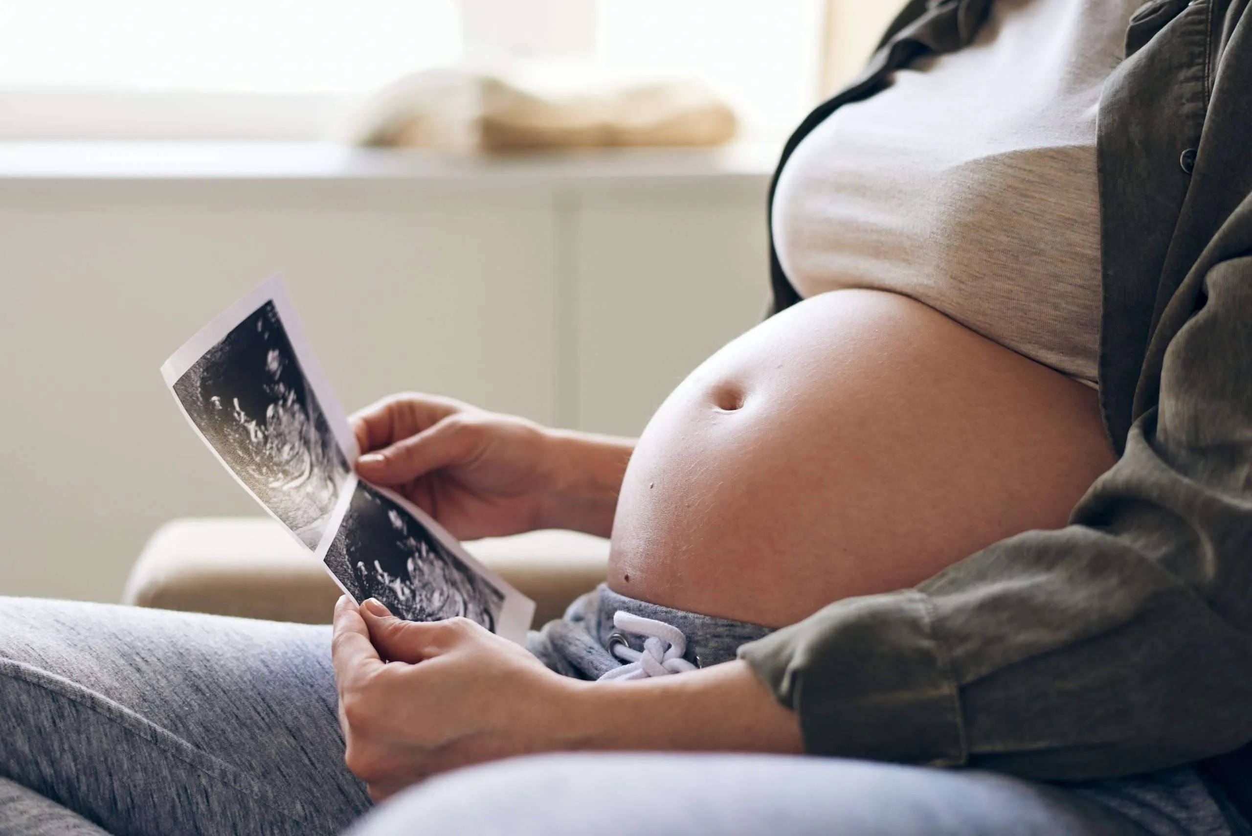 Una din cinci femei însărcinate suferă abuzuri medicale în Statele Unite