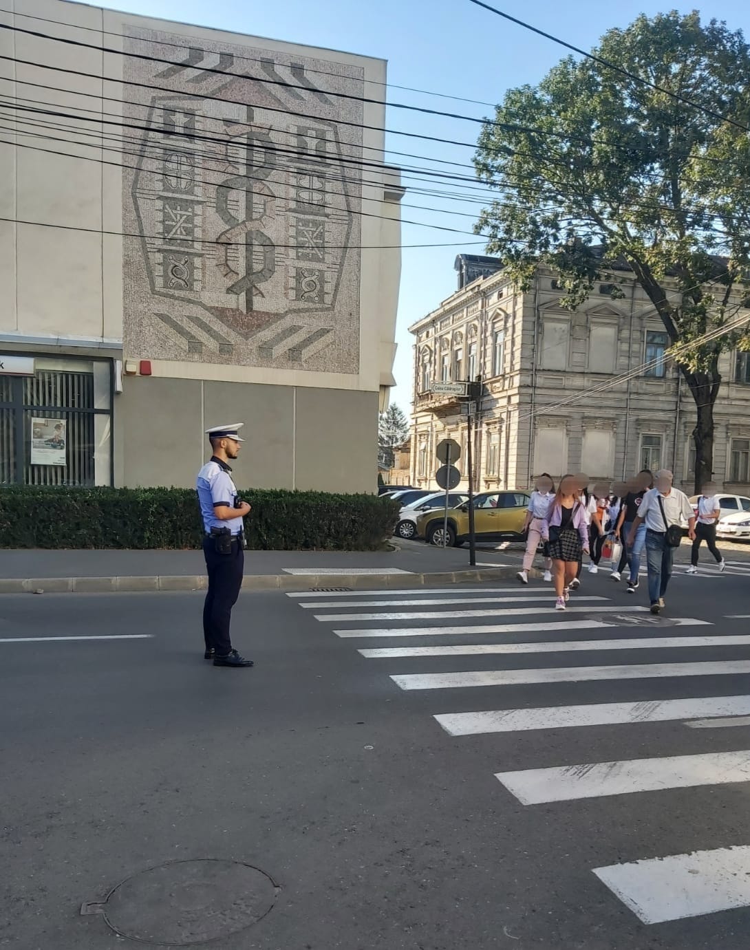 Furnicar de poliţişti în jurul şcolilor la Brăila