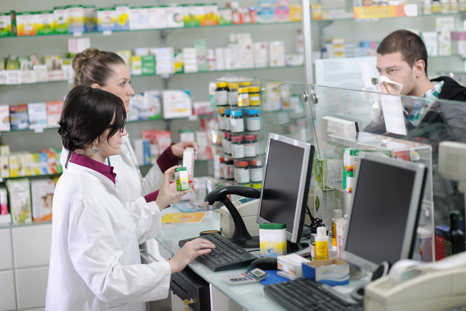 Vouchere de 100 lei pentru gălăţeni, la farmacie!