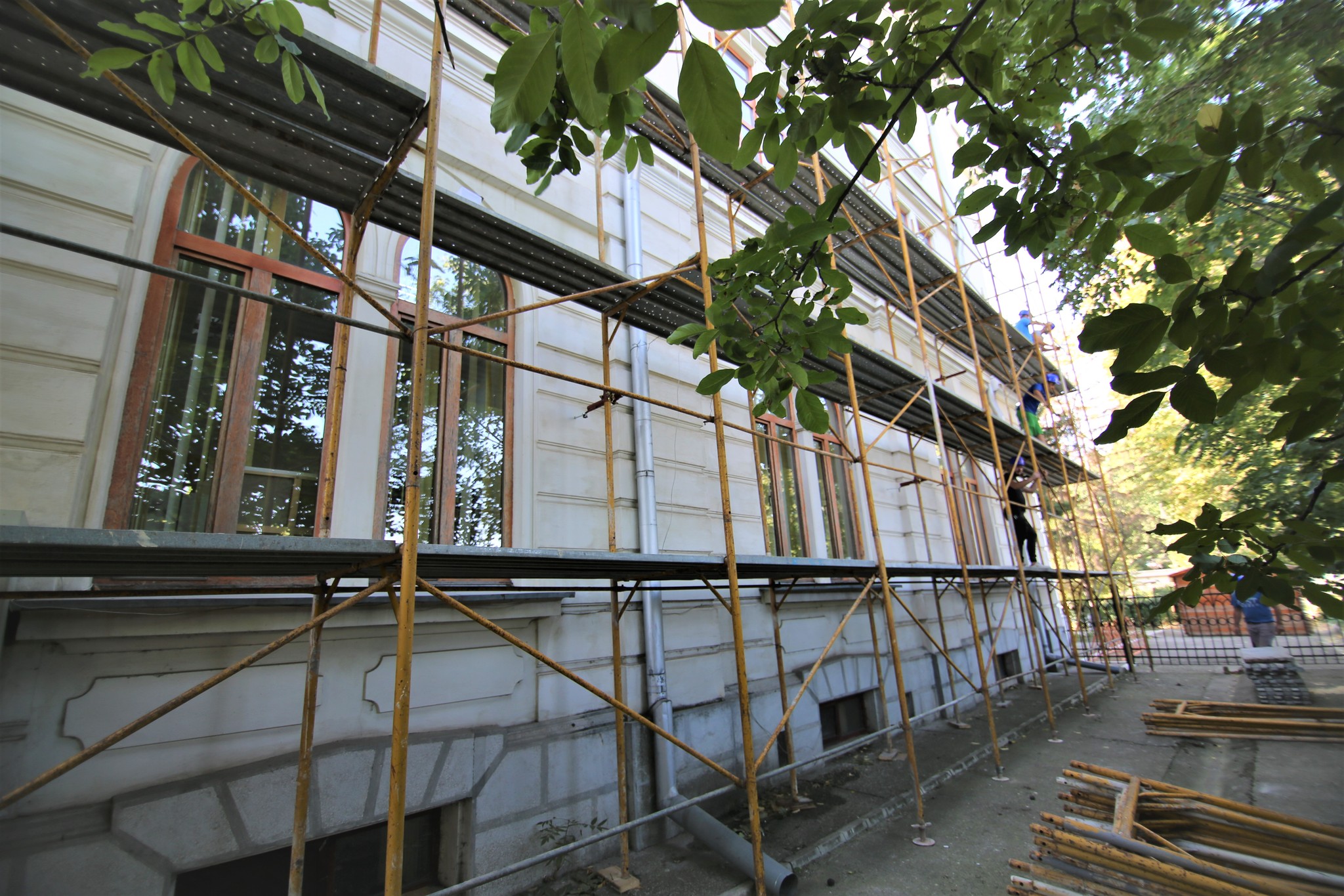 Renovare la „V.A. Urechia”. Activitatea bibliotecii puţin afectată