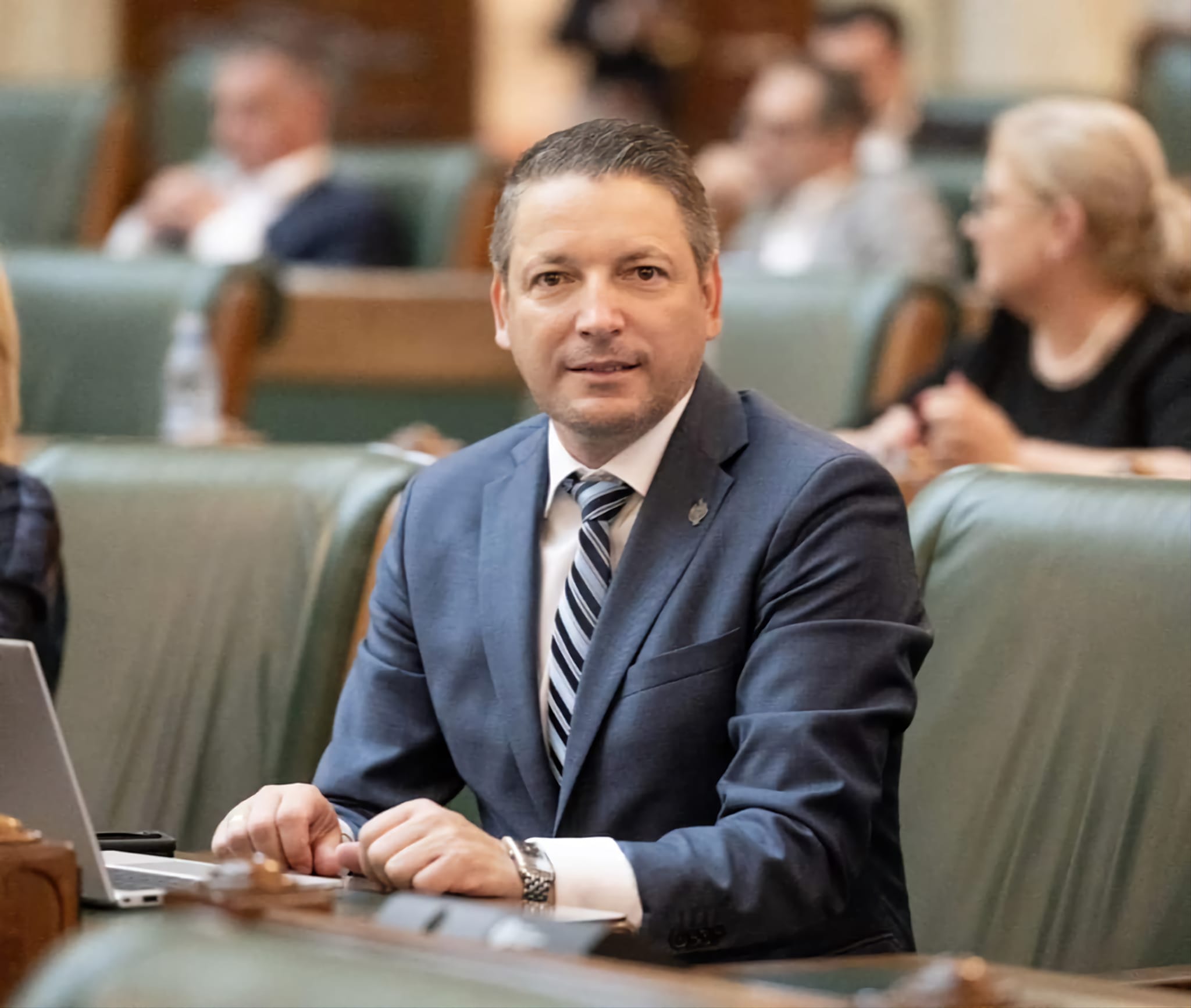 Senatorul gălăţean Marius Humelnicu, ales secretar al Senatului României