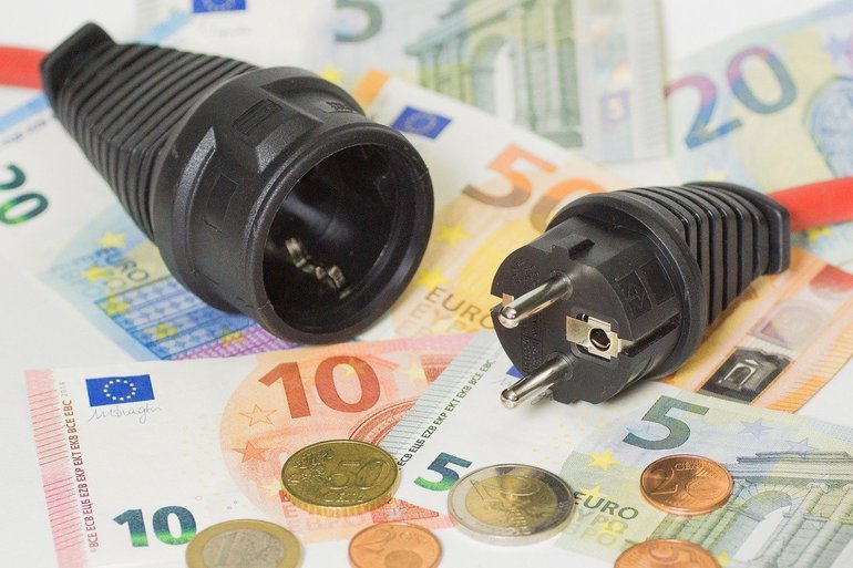 România, în topul celor mai mari preţuri la energie din UE