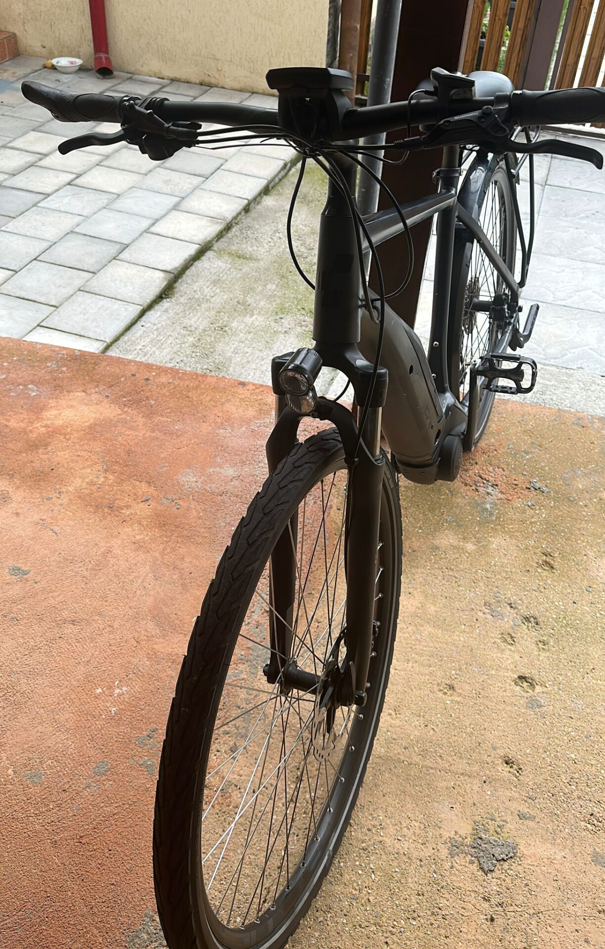 Ţepuit de FAN Courier Express! Cum şi-a triplat greutatea o bicicletă de la Târgu Jiu la Galaţi (FOTO/VIDEO)