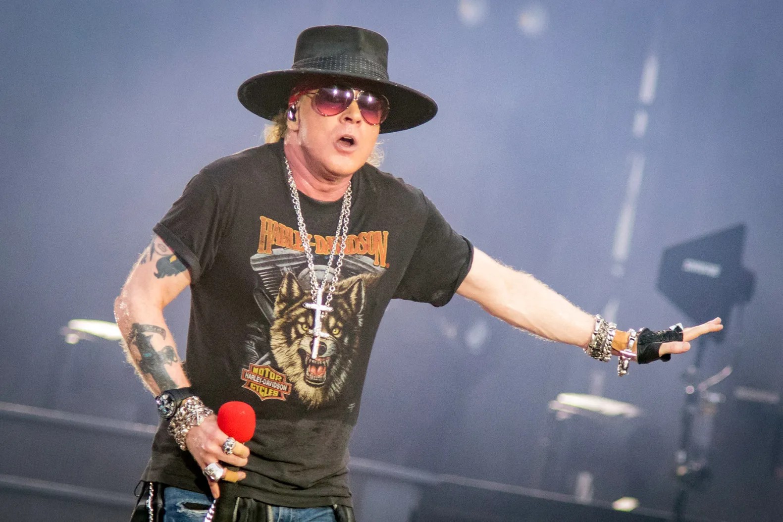 Axl Rose (Guns N' Roses) acuzat de agresiune sexuală