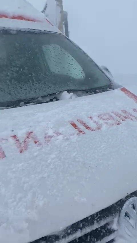 VIDEO: Oameni blocați în mașini cu atac de panică la Galați. A fost chemată ambulanța