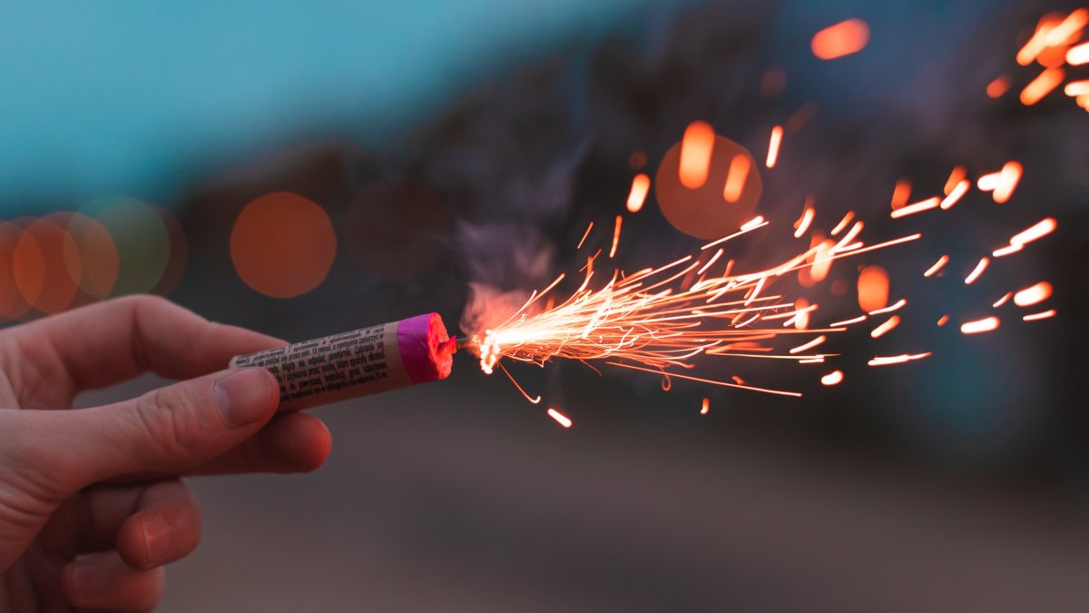 I-a explodat petarda în mână 