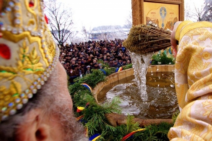 Trafic închis pe faleză la Galaţi de Bobotează