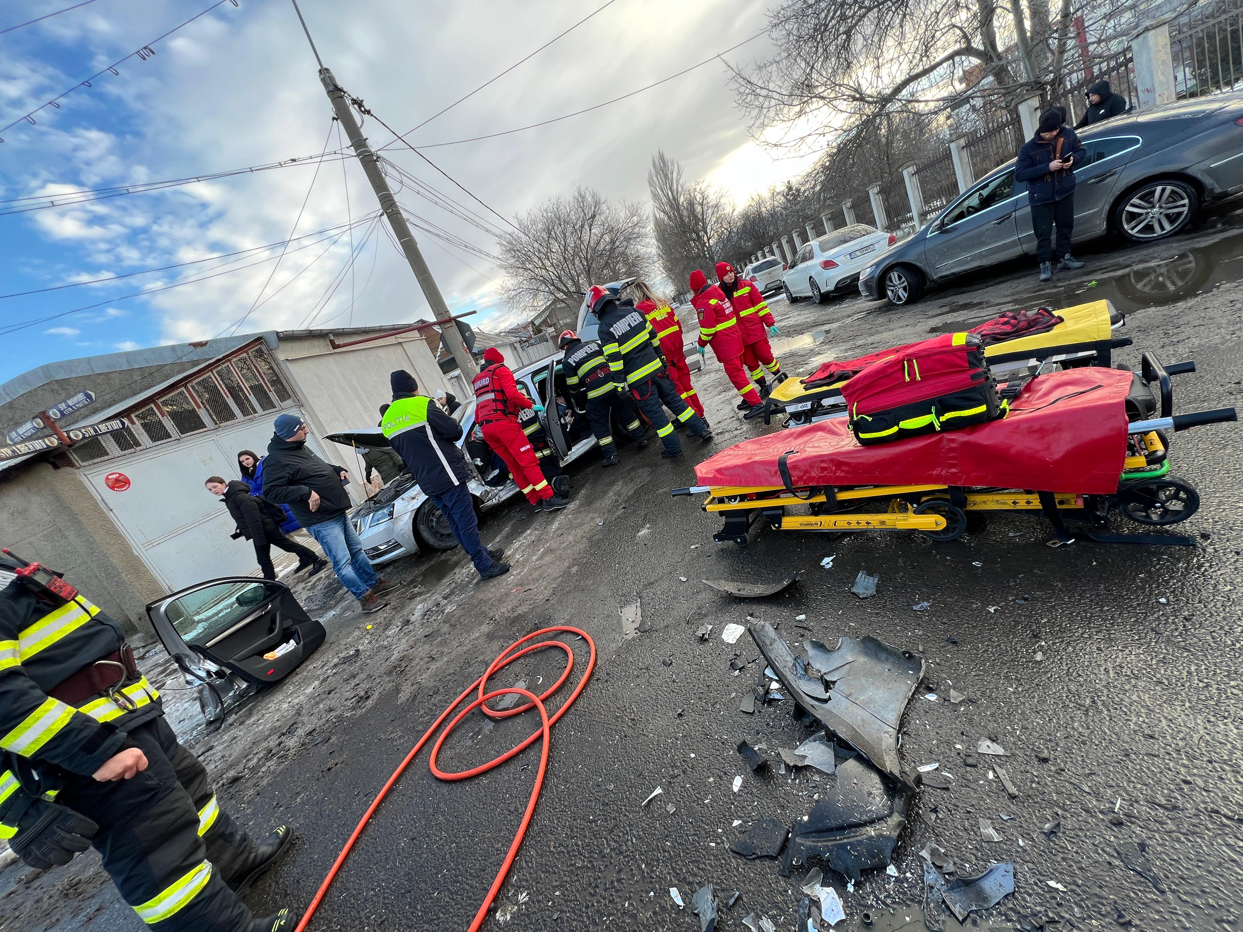 Grav accident cu victime, pe Basarabiei - FOTO/VIDEO