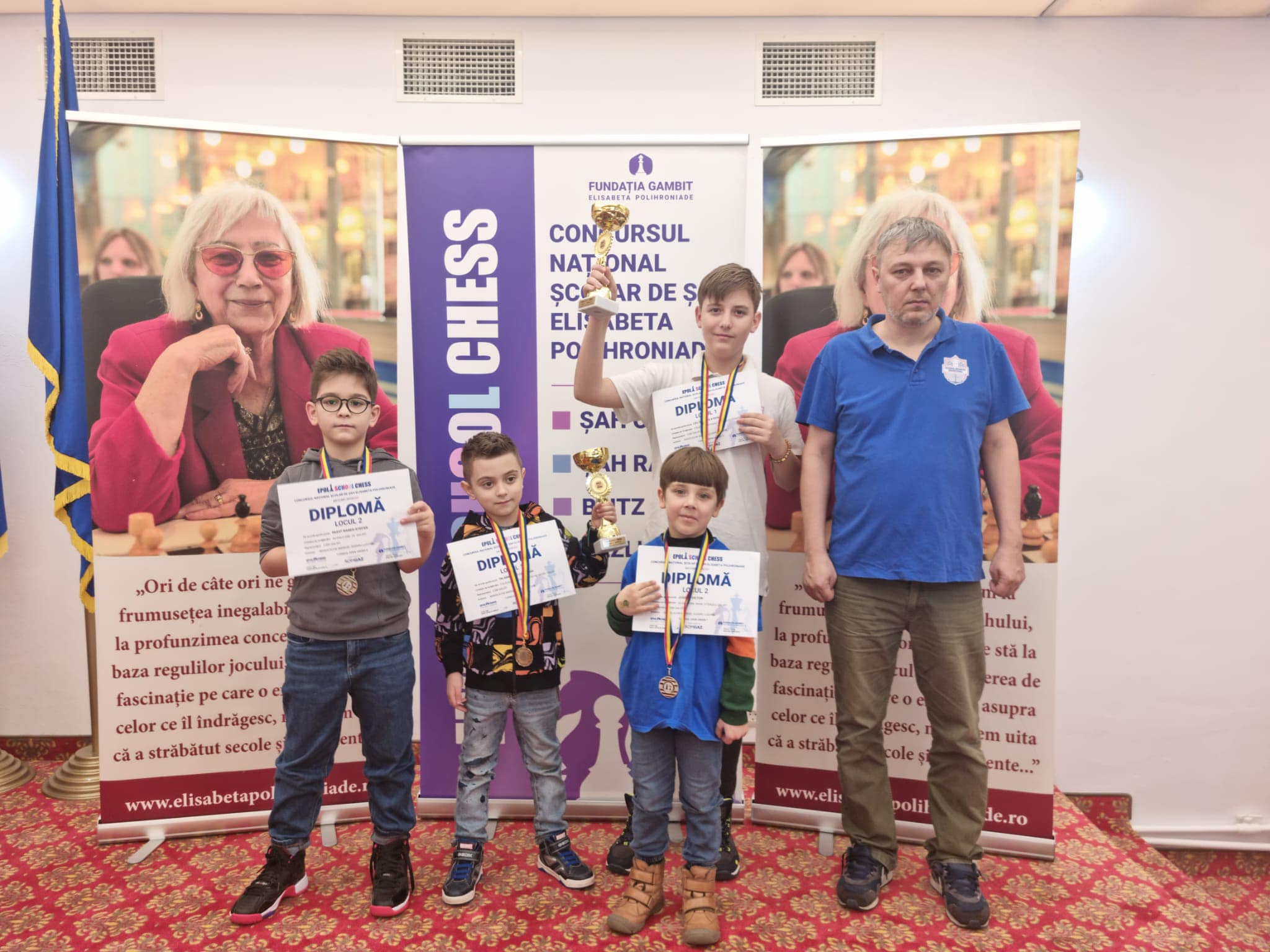 FOTO: Şahiştii gălăţeni David Christian Talabă şi Dragoş Ştefan Leu sunt campioni naţionali şcolari şi vor reprezenta România la Campionatul Mondial