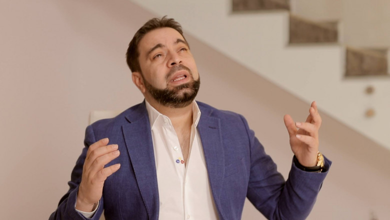 Acuzaţii: Damă de companie bătută de Florin Salam într-o cameră de hotel