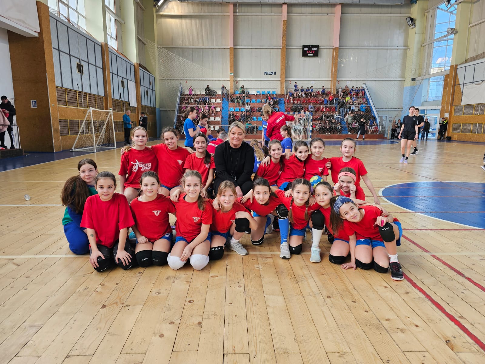 FOTO: 10 echipe gălăţene au debutat la Campionatul Naţional de minihandbal