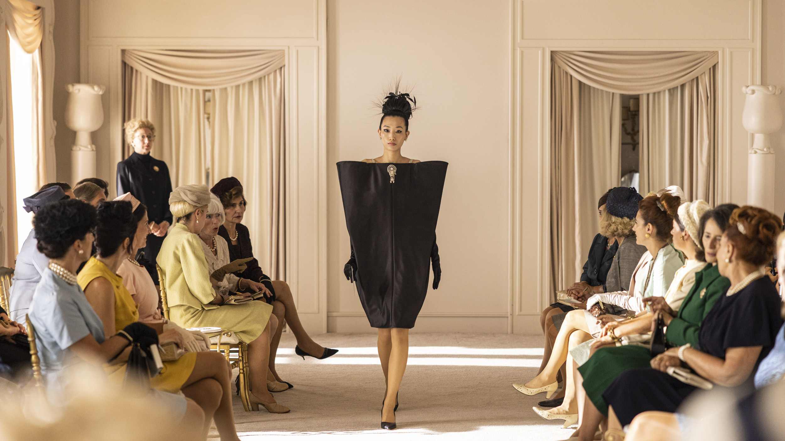 Serialul "Cristóbal Balenciaga" este disponibil acum pe Disney+