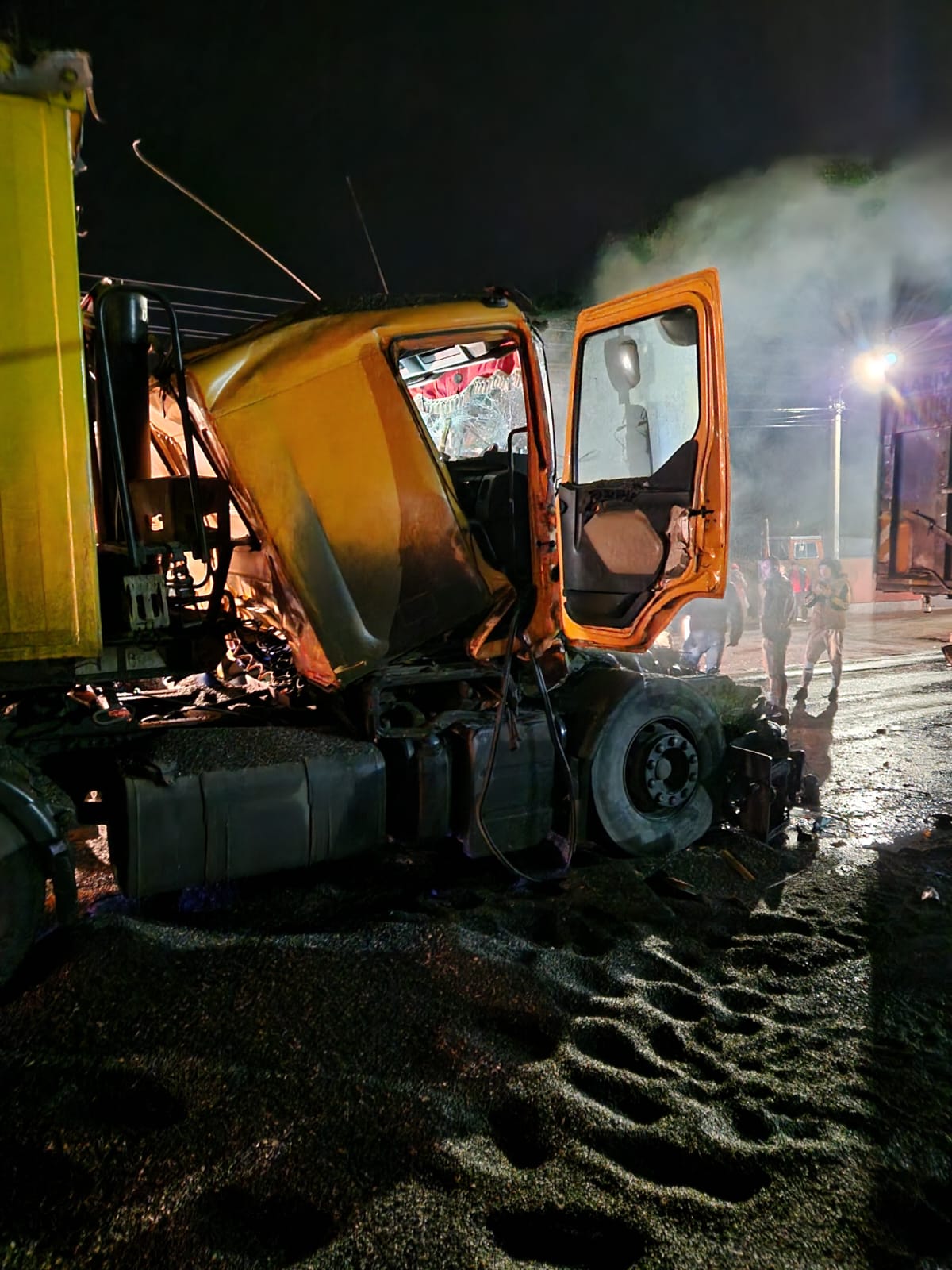 UPDATE: Două TIR-uri s-au ciocnit la Drăgănești - FOTO/VIDEO