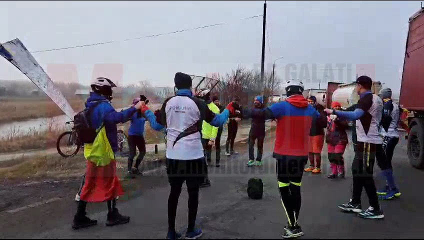 Galați: Hora Unirii jucată la frontieră (VIDEO)