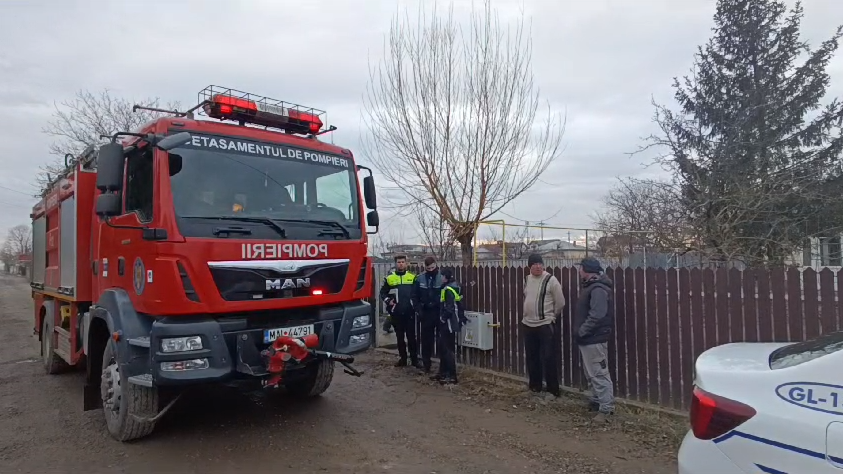 A murit în casa cuprinsă de flăcări! Sfârşit tragic pentru o femeie din Odaia Manolache (VIDEO)