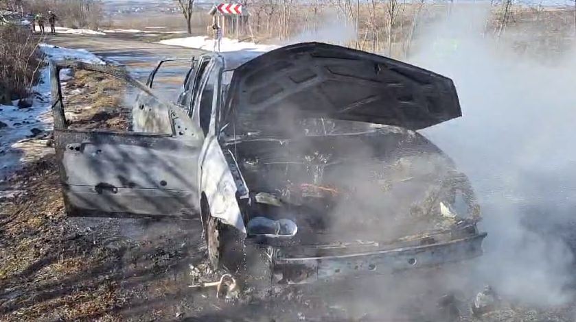 VIDEO: Maşină făcută scrum la Bălăşeşti