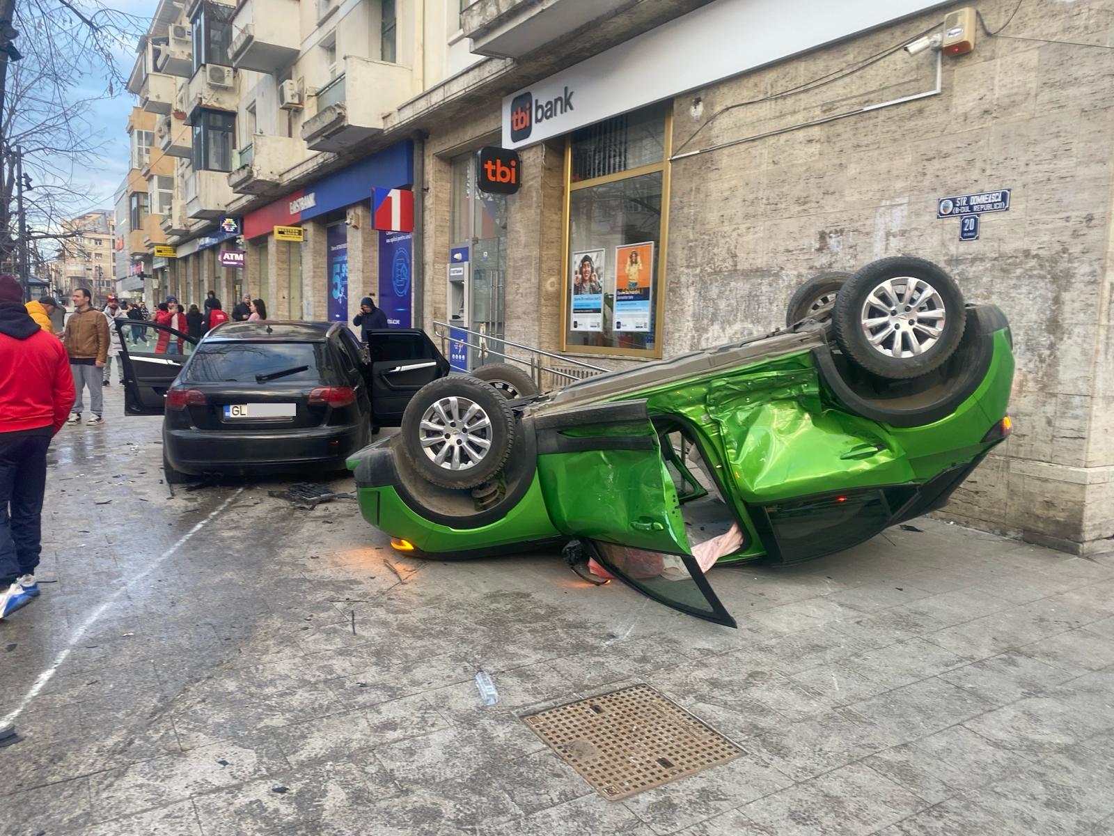 Accident pe str. Domnească. 3 copilaşi au fost duşi la spital