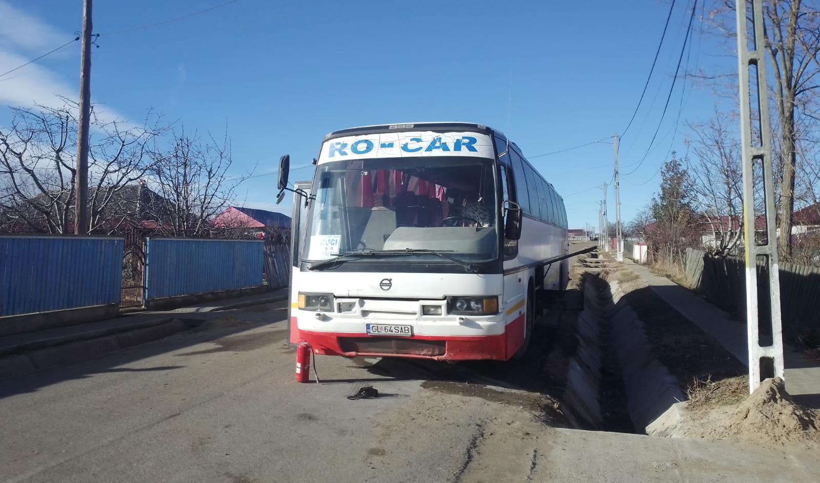 VIDEO: Un autobuz cu călători a luat foc la Corod