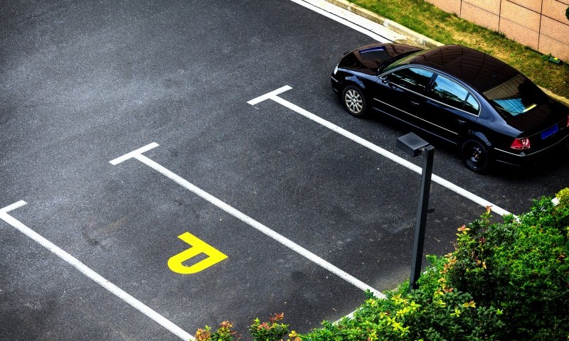 De azi, gălăţenii cu loc de parcare rezervat pot încărca online cererile pentru atribuire