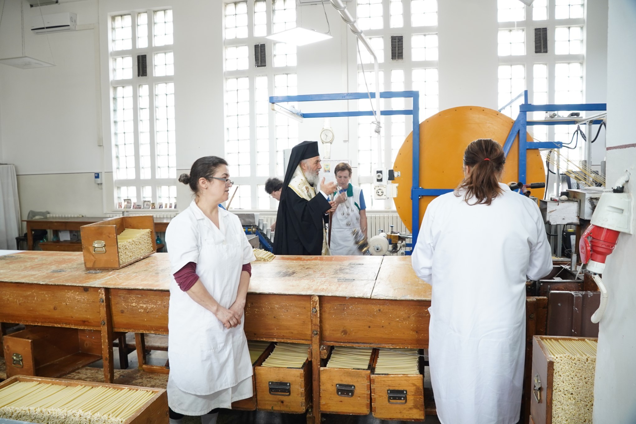 FOTO: Hram la fabrica de lumânări din Galaţi